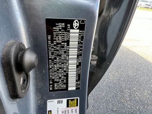 Used 2021 Toyota Corolla LE image 9