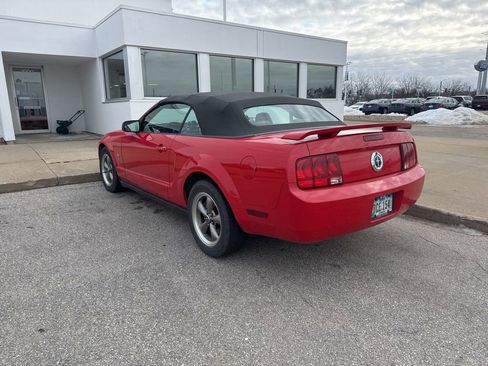 Used 2006 Ford Mustang Convertible image 4