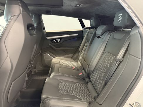 Used 2020 Lamborghini Urus AWD/4WD image 16