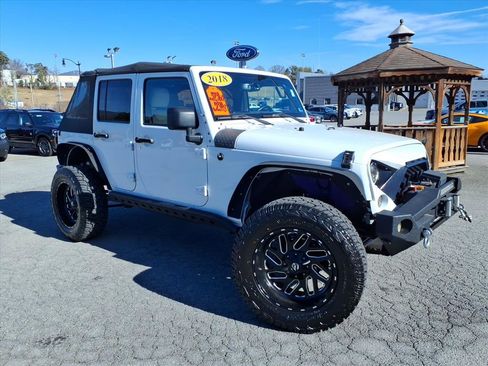Used 2018 Jeep Wrangler Unlimited Sport S image 3