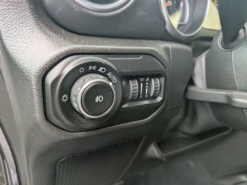 Used 2021 Jeep Wrangler Unlimited Sahara AWD/4WD image 14