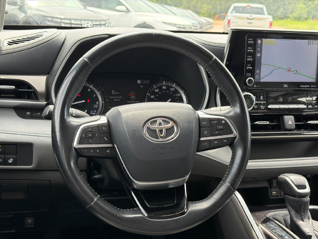 Used 2020 Toyota Highlander Limited FWD image 23