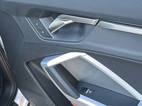 Certified 2025 Audi Q3 2.0T Premium image 31