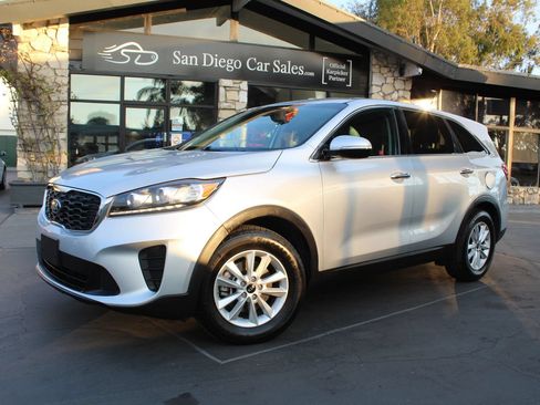 Used 2020 Kia Sorento LX FWD image 1