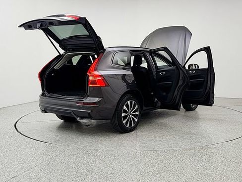 Used 2025 Volvo XC60 B5 Plus AWD/4WD image 11