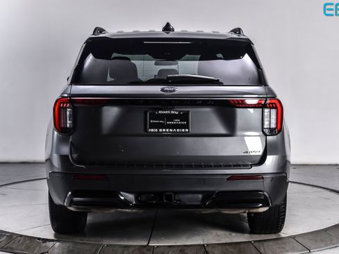 Used 2025 Ford Explorer ST-Line w/ ST-Line Street Pack image 5