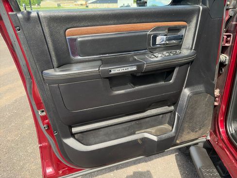 Used 2016 RAM 2500 Laramie w/ Sport Appearance Group AWD/4WD image 9