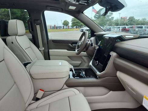 New 2026 GMC Yukon XL Denali AWD/4WD image 6