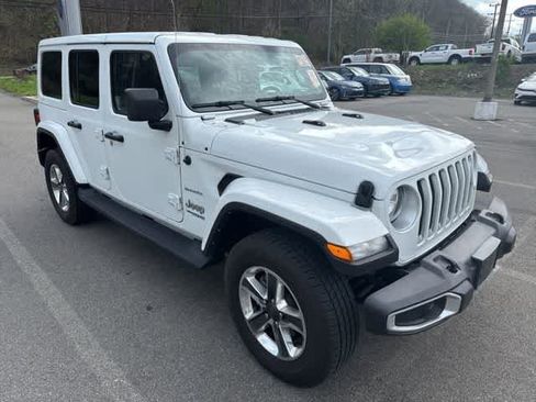 Used 2022 Jeep Wrangler Unlimited Sahara image 3