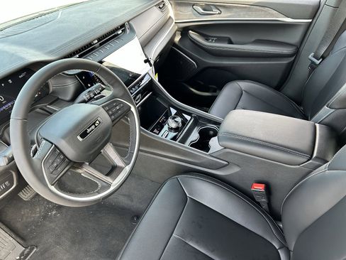 New 2026 Jeep Grand Cherokee Limited w/ Limited Altitude Package image 15