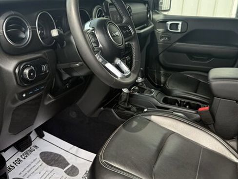 Used 2023 Jeep Wrangler Unlimited Sahara AWD/4WD image 13