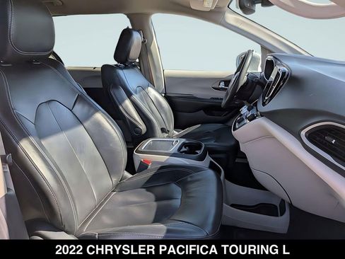 Used 2022 Chrysler Pacifica Touring-L FWD image 30