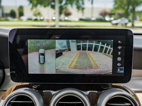 Used 2022 Mercedes-Benz GLC 300 image 27