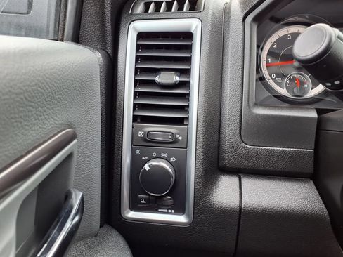Used 2024 RAM 1500 Classic SLT AWD/4WD image 18