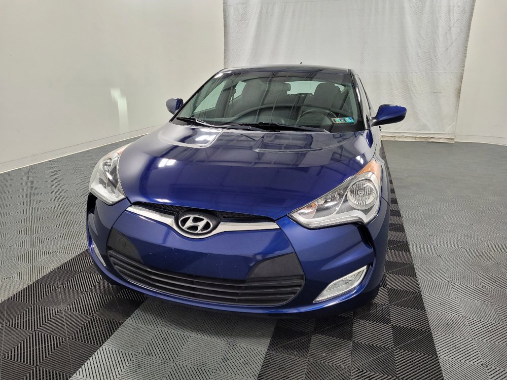Used 2017 Hyundai Veloster FWD image 15