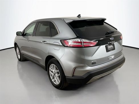 Used 2024 Ford Edge SEL image 5