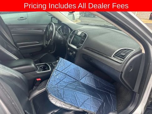 Used 2015 Chrysler 300 Limited w/ Driver Convenience Group AWD/4WD image 6