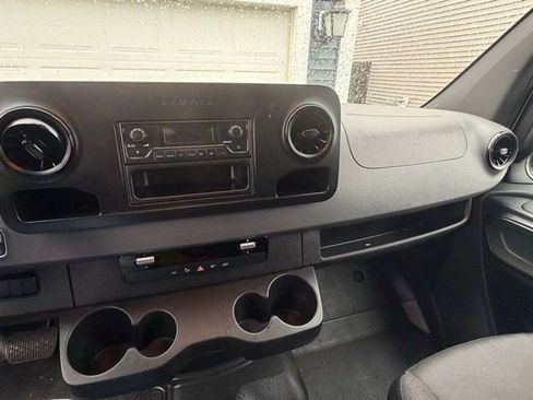 Used 2021 Mercedes-Benz Sprinter 2500 w/ Driver Convenience Package image 9