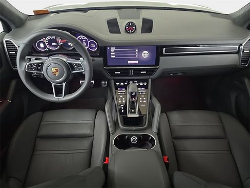 Used 2023 Porsche Cayenne GTS image 13