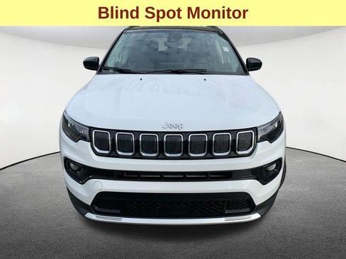 Used 2022 Jeep Compass Limited image 4