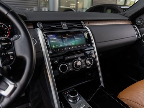 Used 2020 Land Rover Discovery HSE image 26