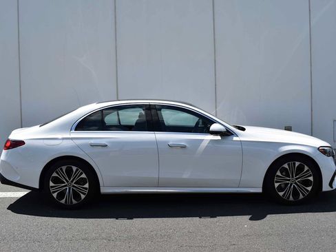 Used 2024 Mercedes-Benz E 350 4MATIC Sedan image 7