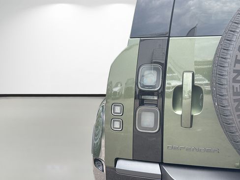 New 2026 Land Rover Defender 110 X-Dynamic SE AWD/4WD image 10