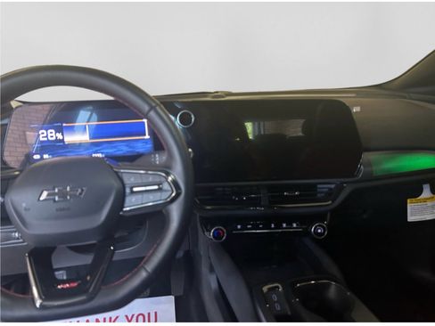 Used 2025 Chevrolet Equinox EV RS FWD image 6