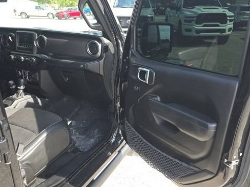 Used 2023 Jeep Gladiator Sport AWD/4WD image 25