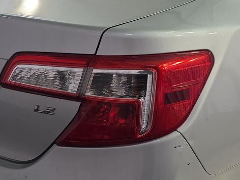 Used 2014 Toyota Camry LE FWD image 13