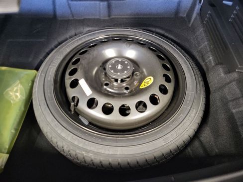 Used 2023 Chevrolet TrailBlazer RS image 28