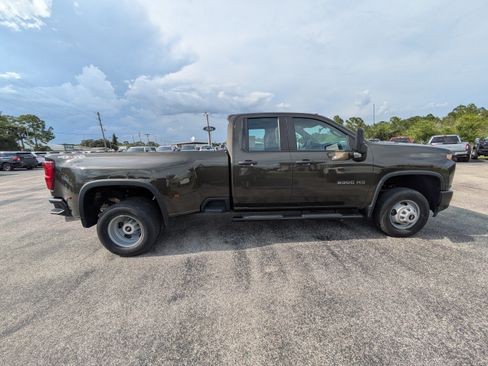 Used 2022 Chevrolet Silverado 3500 W/T AWD/4WD image 3