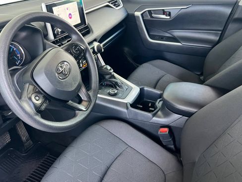 Used 2025 Toyota RAV4 XLE AWD/4WD image 7