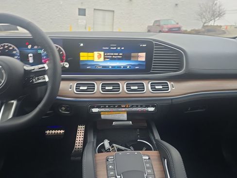 New 2026 Mercedes-Benz GLS 450 4MATIC image 17