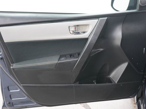 Used 2017 Toyota Corolla LE FWD image 18