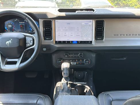 Certified 2025 Ford Bronco Outer Banks AWD/4WD image 19