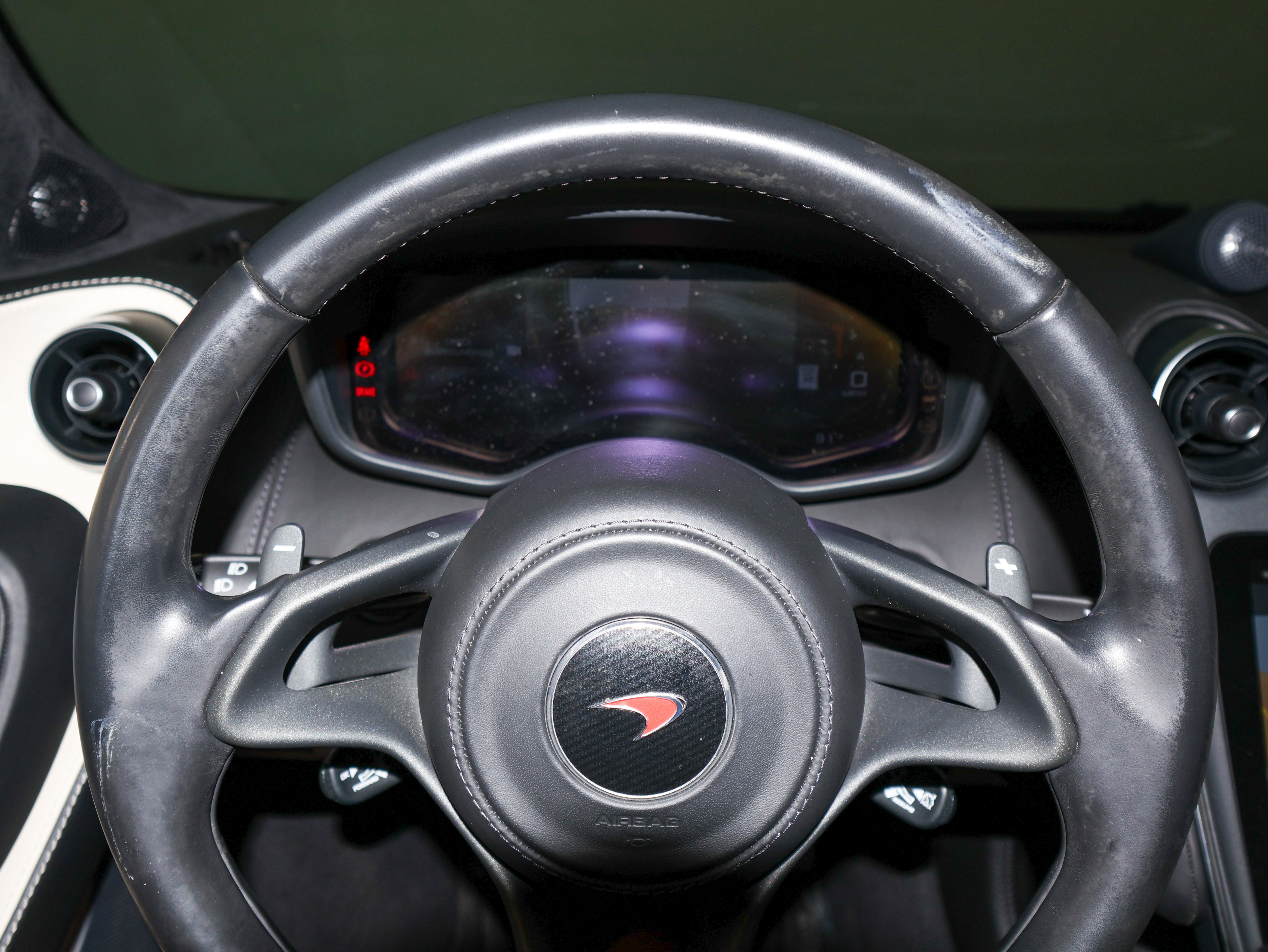 Used 2018 McLaren 570S RWD image 23