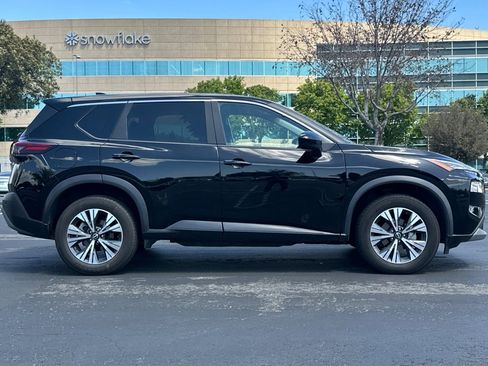 Used 2023 Nissan Rogue SV FWD image 3