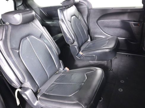 Used 2021 Chrysler Pacifica Touring-L w/ S Appearance Package image 40