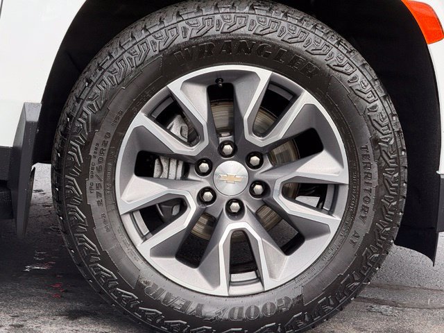 Used 2023 Chevrolet Tahoe LT w/ Luxury Package AWD/4WD image 11