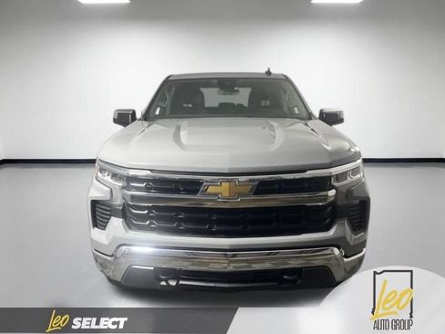 Used 2024 Chevrolet Silverado 1500 LT AWD/4WD image 2