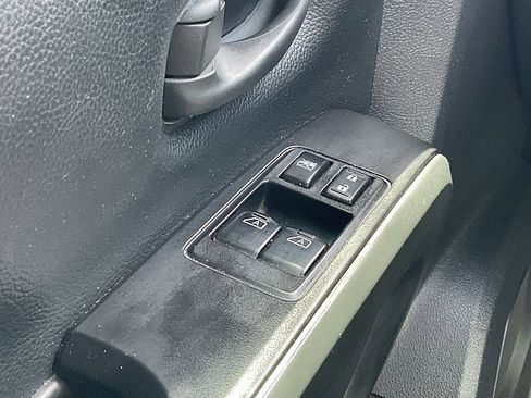 Used 2021 Nissan Titan S w/ S Utility Package image 22