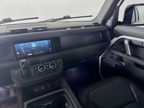 Used 2021 Land Rover Defender 110 X-Dynamic SE image 24