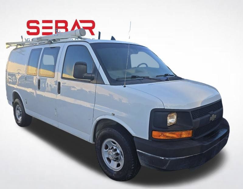 Used 2014 Chevrolet Express 2500 RWD image 3