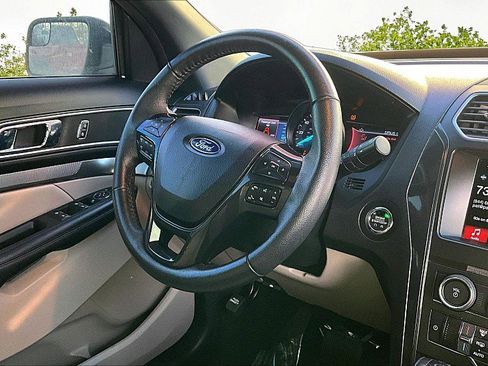 Used 2018 Ford Explorer XLT w/ Equipment Group 201A image 16