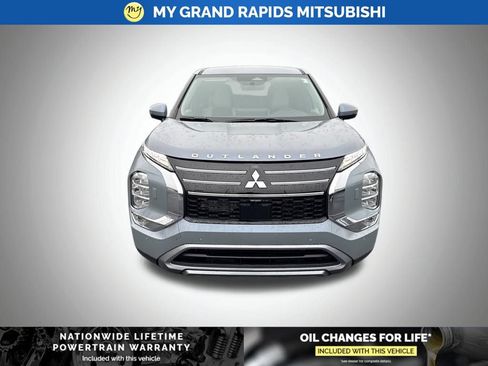 New 2026 Mitsubishi Outlander SE AWD/4WD image 2