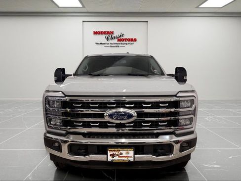 Used 2025 Ford F350 Lariat AWD/4WD image 2