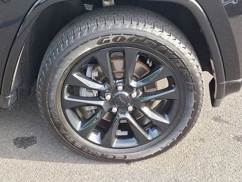 Used 2021 Jeep Grand Cherokee Laredo X AWD/4WD image 8