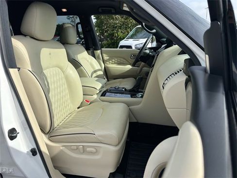 Used 2024 INFINITI QX80 Sensory w/ All-Season Package image 25