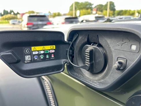 Used 2023 Jeep Wrangler Unlimited AWD/4WD image 25